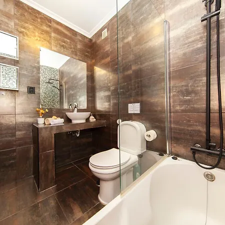 Apartamento Curitiba - Com Ténis E Piscina, Em Albufeira
