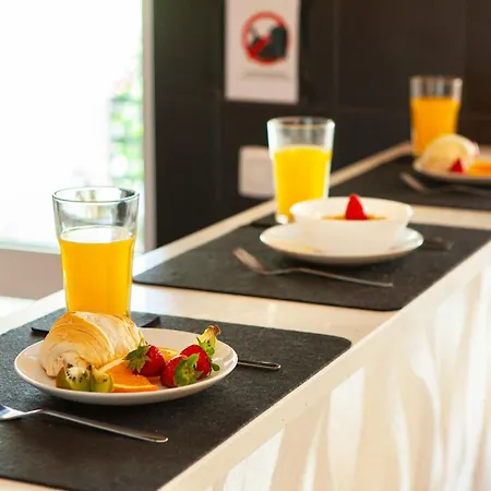Apartamento Curitiba - Com Ténis E Piscina, Em Albufeira